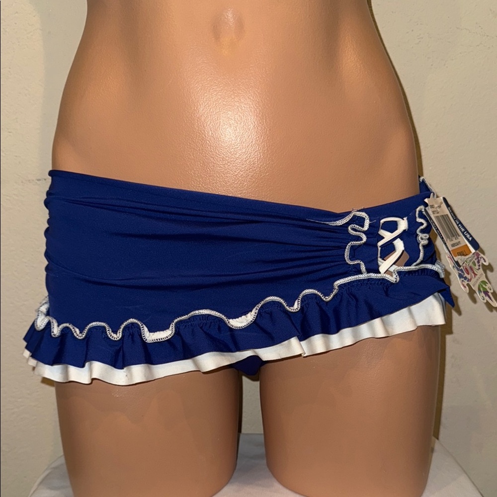 NWT Becca skirted bottom size L